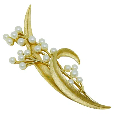 Pre-owned Trifari Crown Signed Vintage Gold Tone Pearls Flower Designer Brooch In Multi