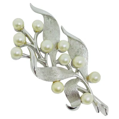 Pre-owned Trifari Crown Signed Vintage Silver Tone Faux Pearls Flower Designer Brooch In Multiple
