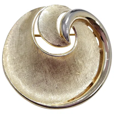 Pre-owned Trifari Crown Textured Gold Motif Pin Brooch, Mid 1900s In Brown