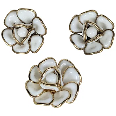 Pre-owned Trifari Crown  Gripoix Glass Camelia Demi Parure In Multi