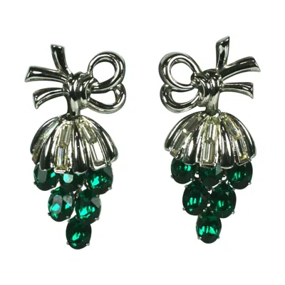 Pre-owned Trifari Dangling Grape Tremblant Earrings In Purple