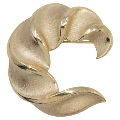 Pre-owned Trifari Vintage Gold Open Wreath Pin Brooch