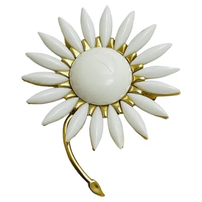 Pre-owned Trifari Vintage  Crown Gold White Ename Flower Designer Brooch