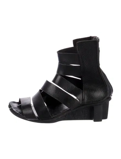 Pre-owned Trippen Leather Gladiator Sandals In Black
