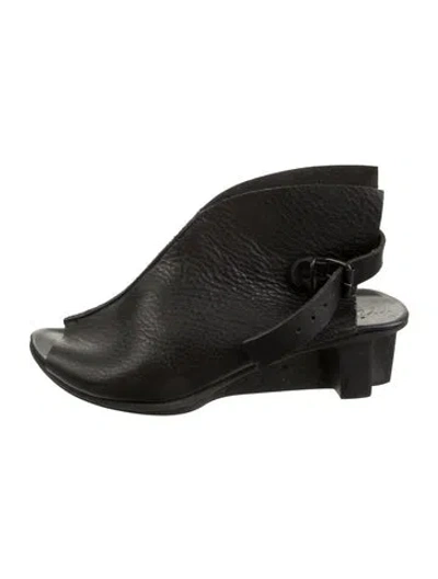 Pre-owned Trippen Leather Sandals In Black
