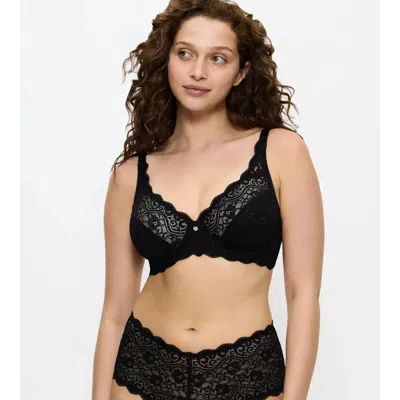Triumph Amourette Floral Lace Underwire Bra In Black