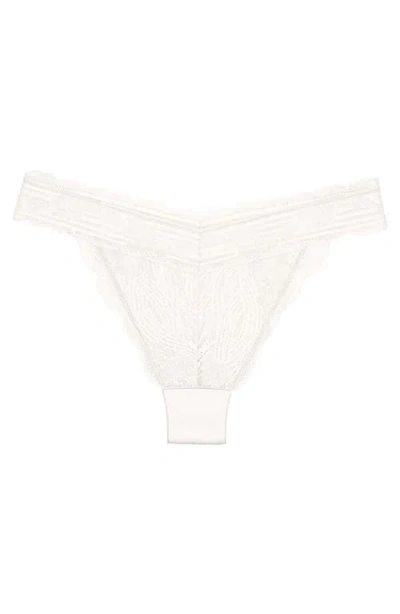 Triumph Lift Smart Brazilian Panties In White