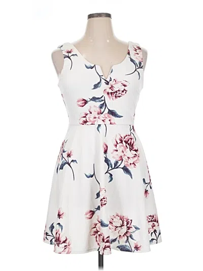 Pre-owned Trixxi Casual Dress In White