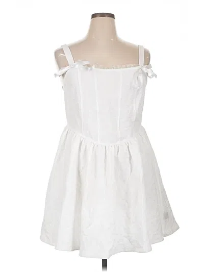 Pre-owned Trixxi Casual Dress In White