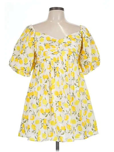 Trixxi Casual Dress In Yellow