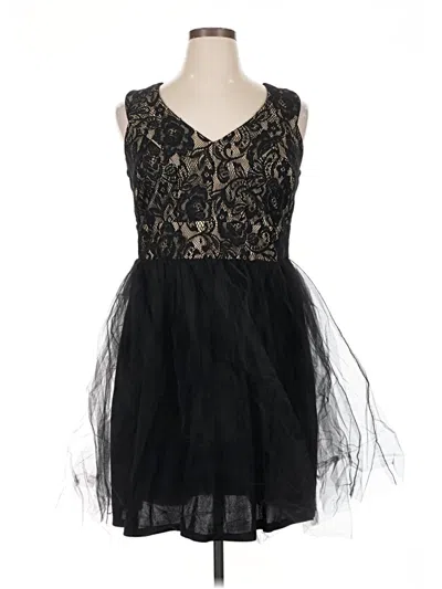 Trixxi Cocktail Dress In Black