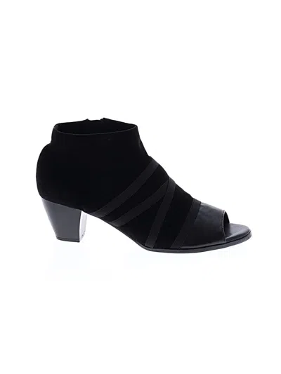 Pre-owned Trotters Ankle Boots In Black