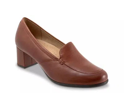 Trotters Cassidy Pump In Brown
