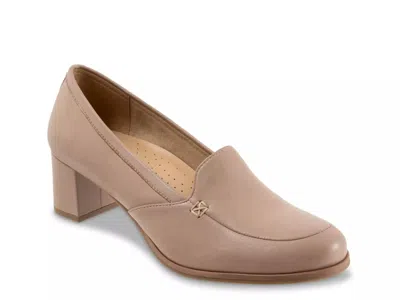 Trotters Cassidy Pump In Brown