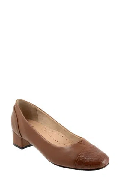 Trotters Daisy Pump In Brown