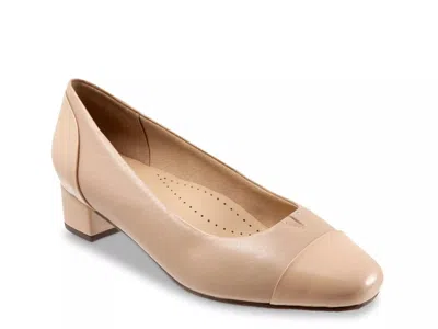 Trotters Daisy Pump In Nude