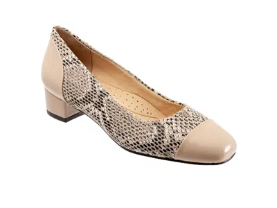 Trotters Daisy Women's Shoes Cream Snake Leather/cream Patent Veg: 7.5 N (aa), Synthetic In Multi