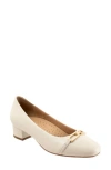 Trotters Dakota Pump In White