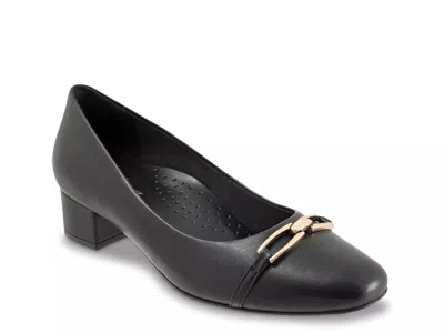 Trotters Dakota Pump In Black