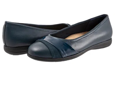 Trotters Danni Women's Shoes Navy: 5 M (b)