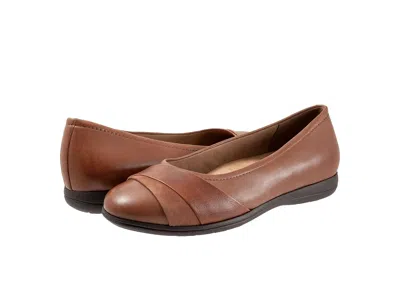 Trotters Danni Women's Shoes Saddle: 6 M (b) In Yellow