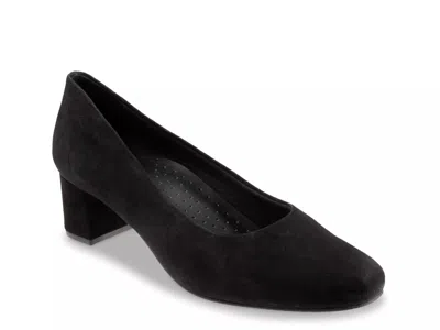 Trotters Daria Pump In Black