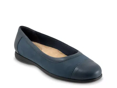 Trotters Delmara Ballet Flat In Blue