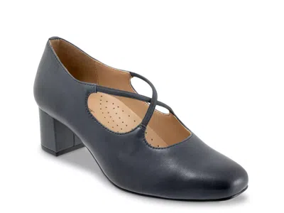 Trotters Demi Pump In Blue