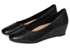 Trotters Extra Wide Width Denisse Pump In Black