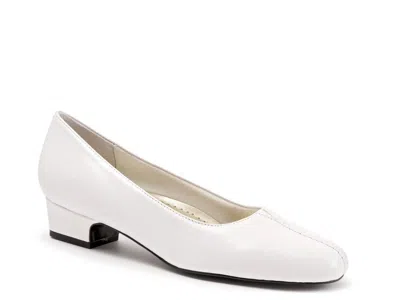 Trotters Doris Pump In White