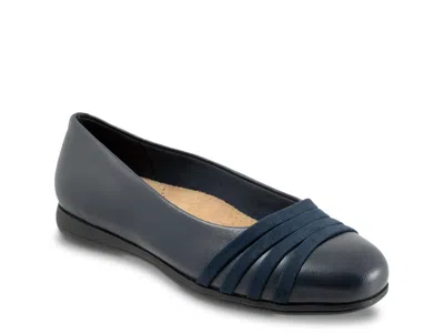 Trotters Drew Ballet Flat In Blue