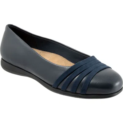 Trotters Drew Wedge Slip-on In Navy