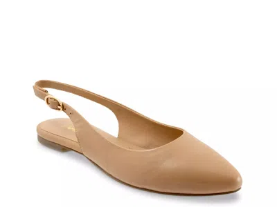 Trotters Evelyn Flat In Brown
