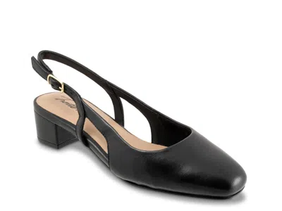Trotters Extra Wide Width Dottie Pump In Black