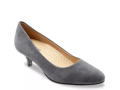 Trotters Extra Wide Width Kiera Pump In Gray