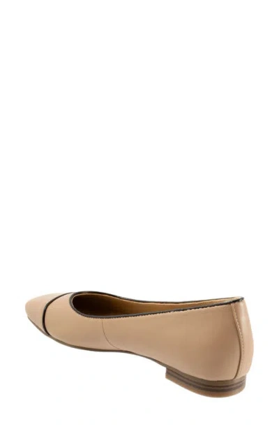 Trotters Harbor Cap Toe Flat In Beige/black
