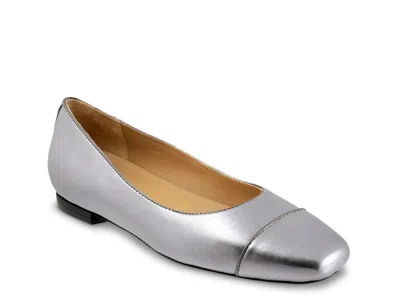 Trotters Harbor Flat In Gray