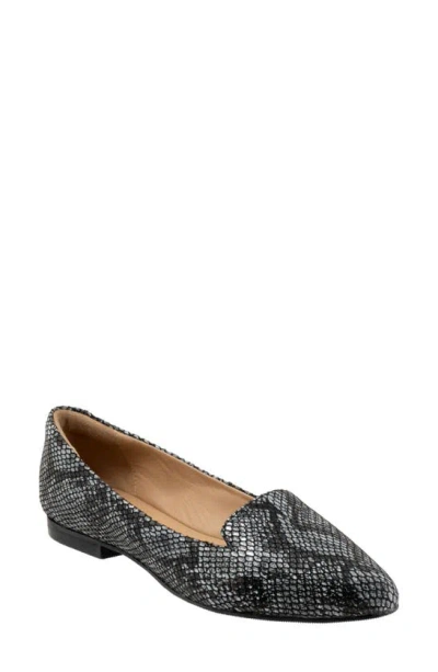 Trotters Harlowe Pointed Toe Loafer In Black