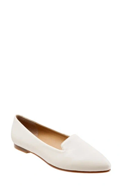 Trotters Harlowe Pointed Toe Loafer In Off White Leather