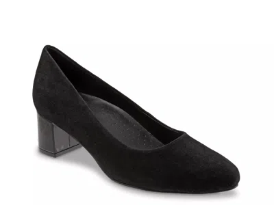 Trotters Kari Pump In Black