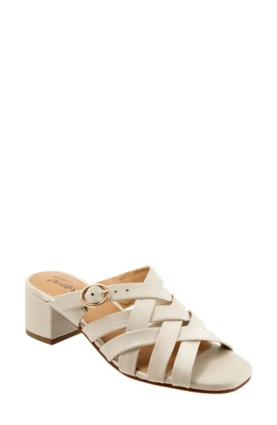 Trotters Lauri Woven Slide Sandal In Ivory