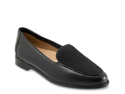 Trotters Layla Loafer In Black