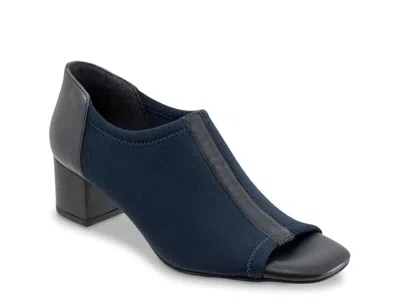 Trotters Lennon Sandal In Blue