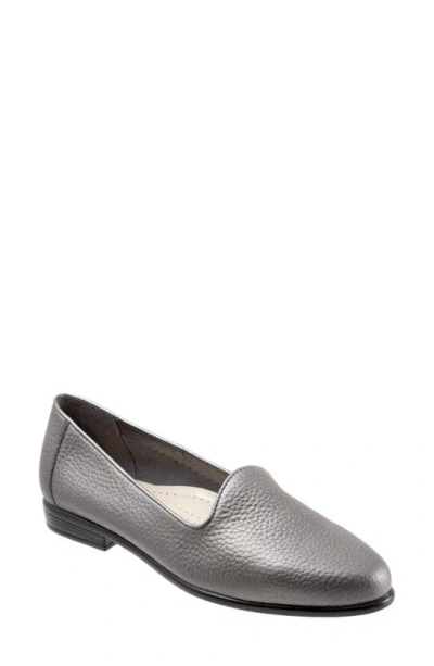 Trotters Liz Flat In Pewter Leather
