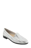 Trotters Liz Iii Flat In White/silver
