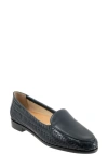 Trotters Lyric Loafer In Navy