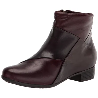 Trotters Maci Dark Red Multi T2263-629 Women's In Black
