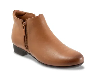 Trotters Major Bootie In Brown