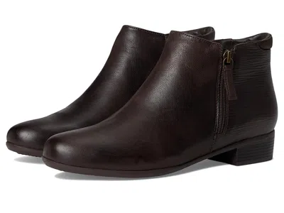 Trotters Major Embossed In Brown