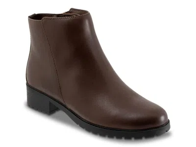 TROTTERS TROTTERS MARGO BOOTIE
